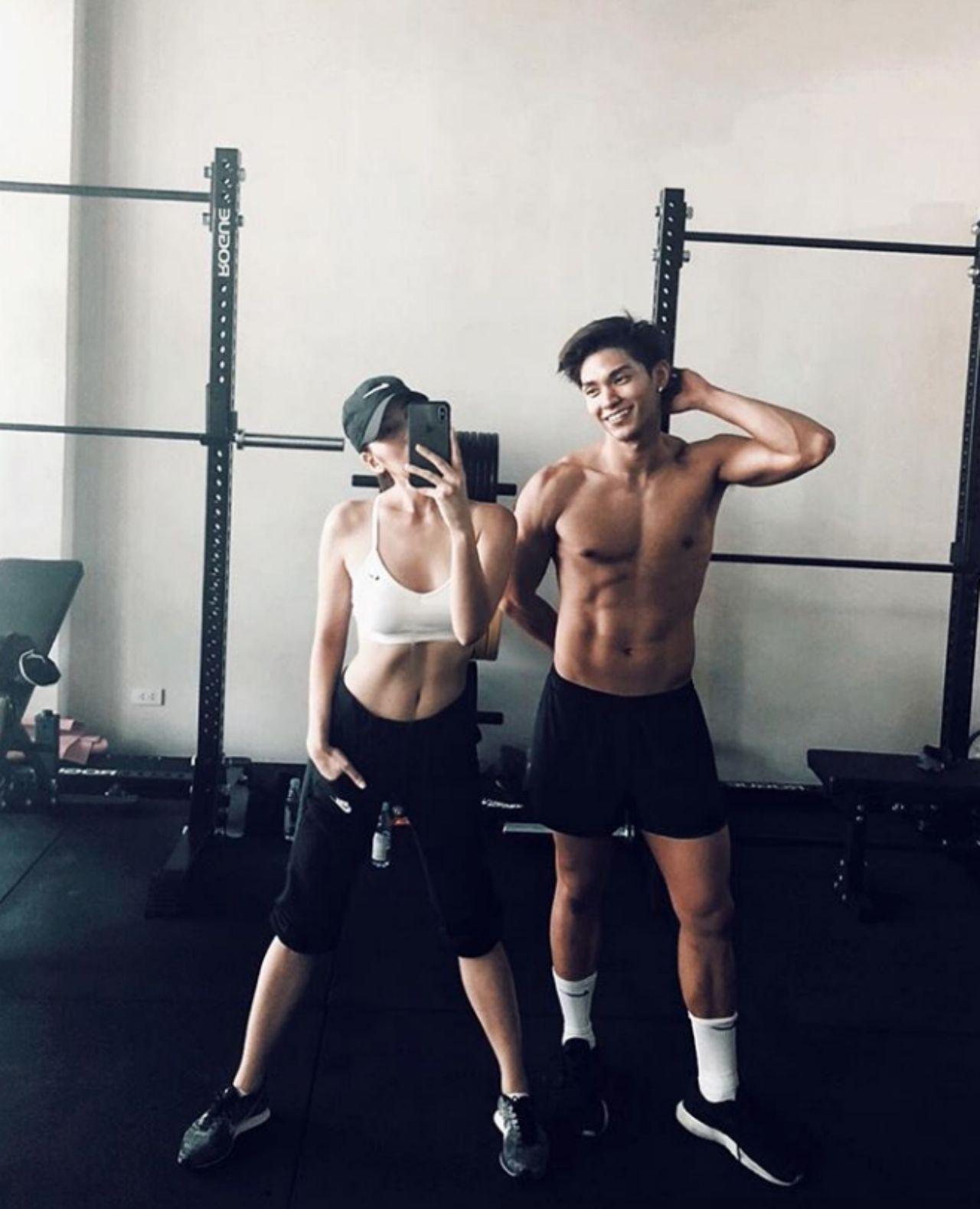 ควงคู่กันออกกำลังกาย