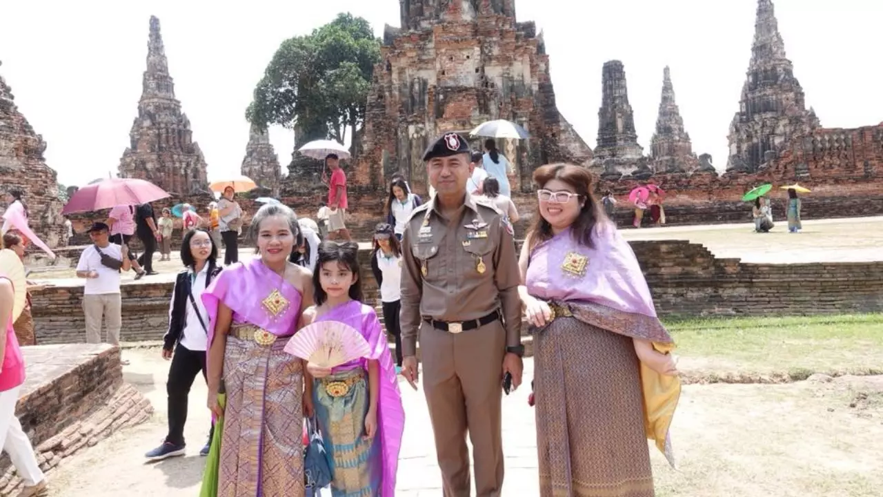 'แม่หญิงการะเกด' เต็มพื้นที่วัดไชยวัฒนาราม พี่หมื่นโจ๊กกำชับ รักษาโบราณสถาน