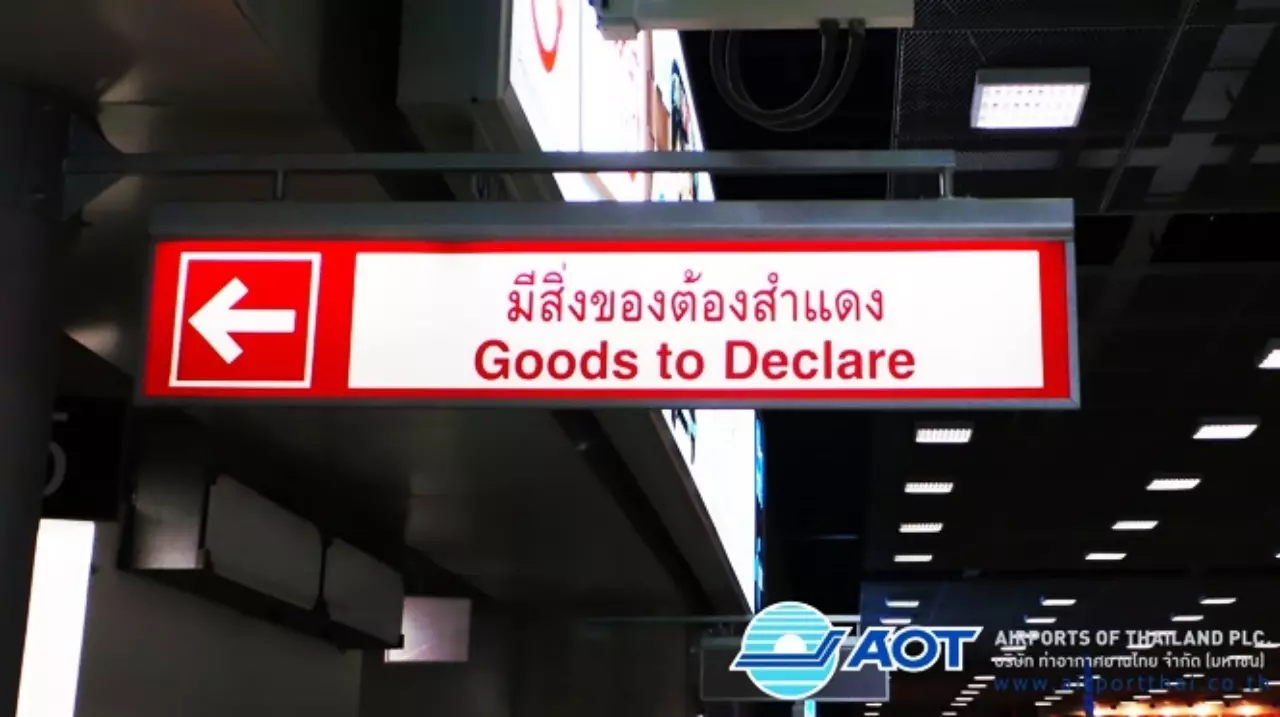 สรุปชัดๆ ครั้งเดียวจบ หิ้วแบรนด์เนมเข้าไทย หยิบใช้ถูกสะพายมาแล้ว เสียภาษีหรือไม่?