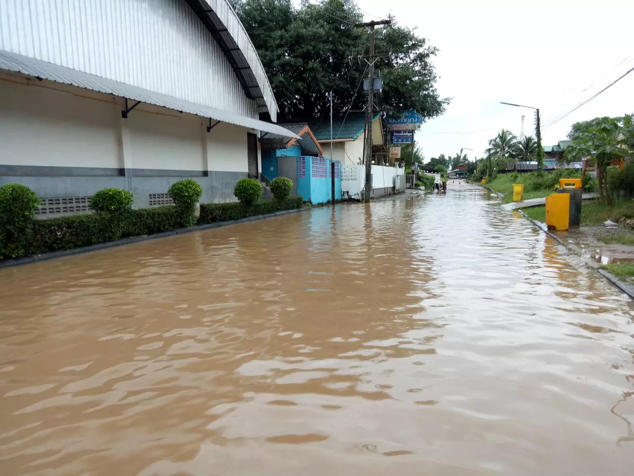 'บึงกาฬ'น้ำโขงสูงสุดในรอบ 12 ปี-'หนองคาย'ยังเจอฝนซัดทำท่วมถนน