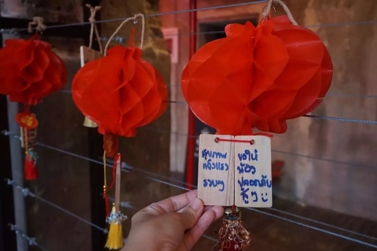 รีวิวเที่ยวแขวนโคมไหว้พระจันทร์ ล้ง 1919 ชิมขนมโบราณ 63 ปี