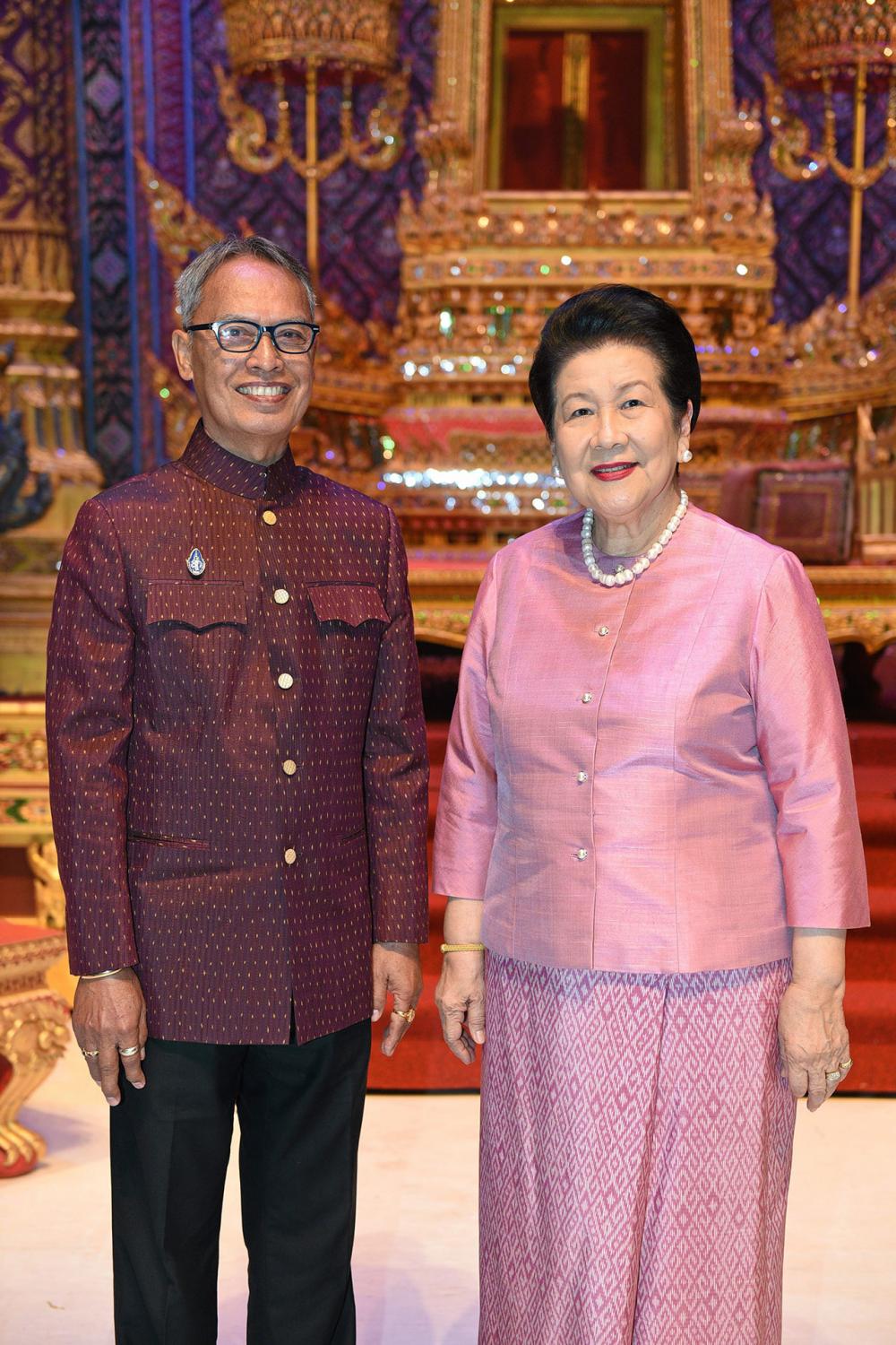อ.ประเมษฐ์ - ท่านผู้หญิงจรุงจิตต์