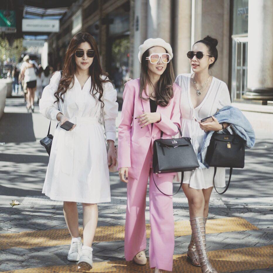 มิ้นท์-หยาด-พลอย ชิลๆ ที่ปารีส
