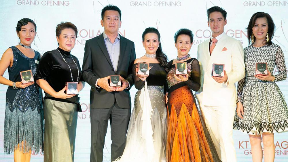 ไม่มีย่น - อรัญญา พูลวรลักษณ์ เปิดตัว KT COLLAGEN ผลิตภัณฑ์เสริมอาหาร คอลลาเจนระดับพรีเมียม พร้อมแนะนำพรีเซนเตอร์ อนันดา เอเวอริ่งแฮม กับ ขันทอง อ่อนคำ โดยมี กำพล พูลวรลักษณ์ และ นภารัตน์ สิหนาทกถากุล มาร่วมงานด้วย ที่เซ็นจูรี่ สุขุมวิท วันก่อน.