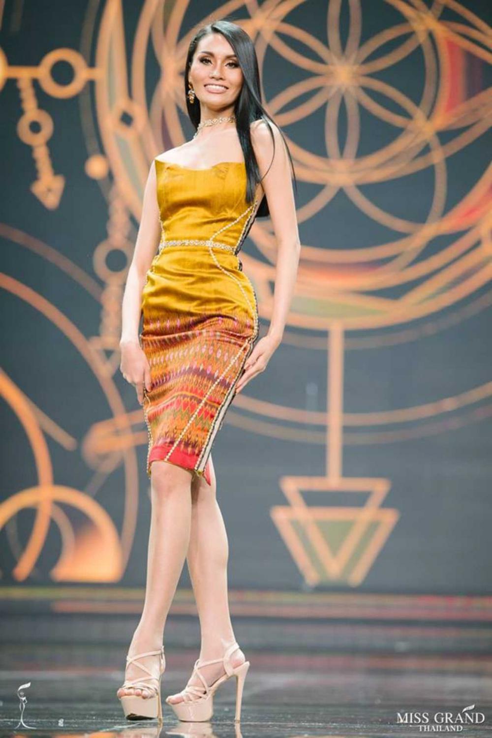 มิสแกรนด์สุรินทร์ ปานตะวัน สิงห์เสน ผ้าไหมสุรินทร์ ขอยืมต่อ จะไปใส่เดินเริดบนพรมแดงออสการ์ได้ป่ะ? มากกว่าว้าว เต็ม 100 ไปเลย เพอร์เฟกต์!!!