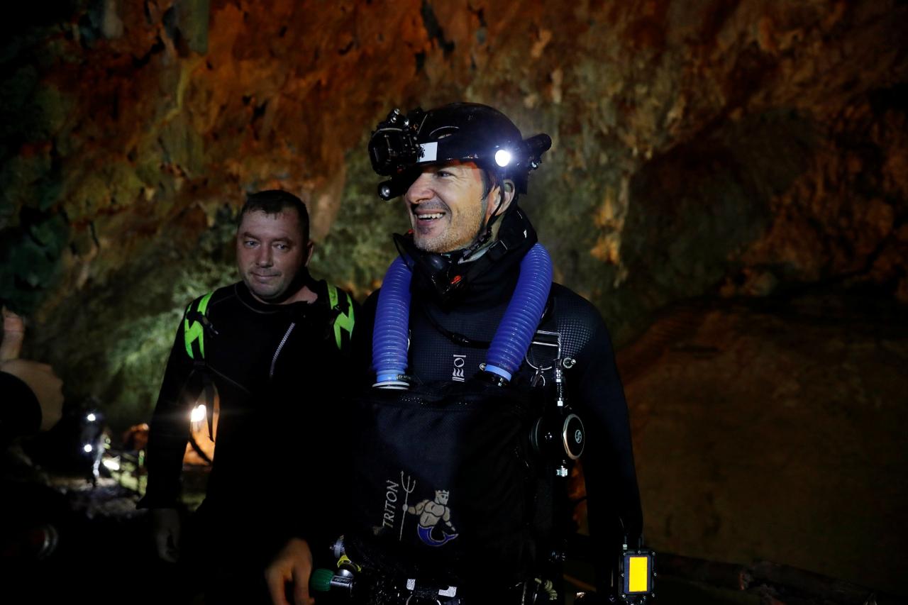 นักดำน้ำจากทีมต่างชาติ ร่วมดำน้ำค้นหา 13 ชีวิตติดถ้ำหลวง