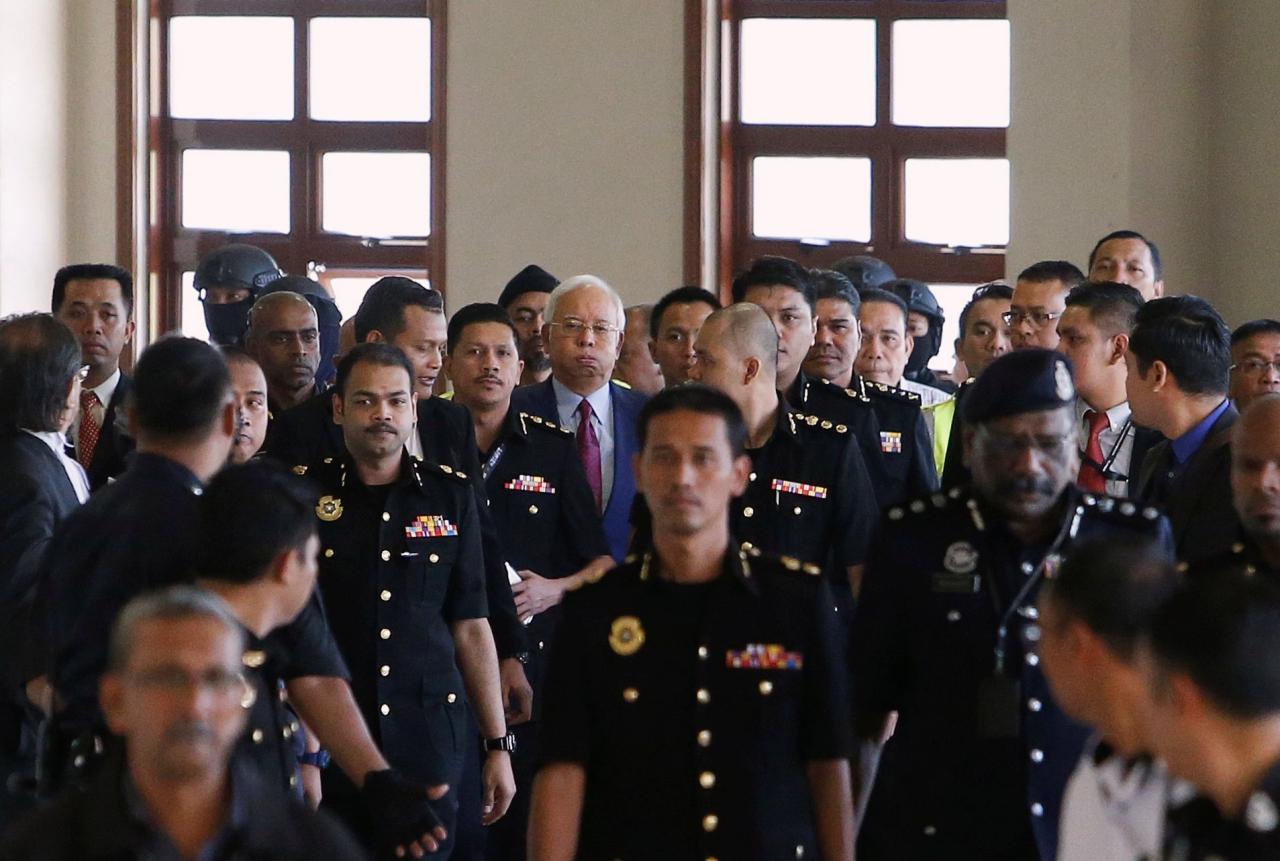 นายนาจิบ ราซัคถูกนำตัว ส่งฟ้องศาล ในกรุงกัวลาลัมเปอร์ เมื่อ 4ก.ค.61