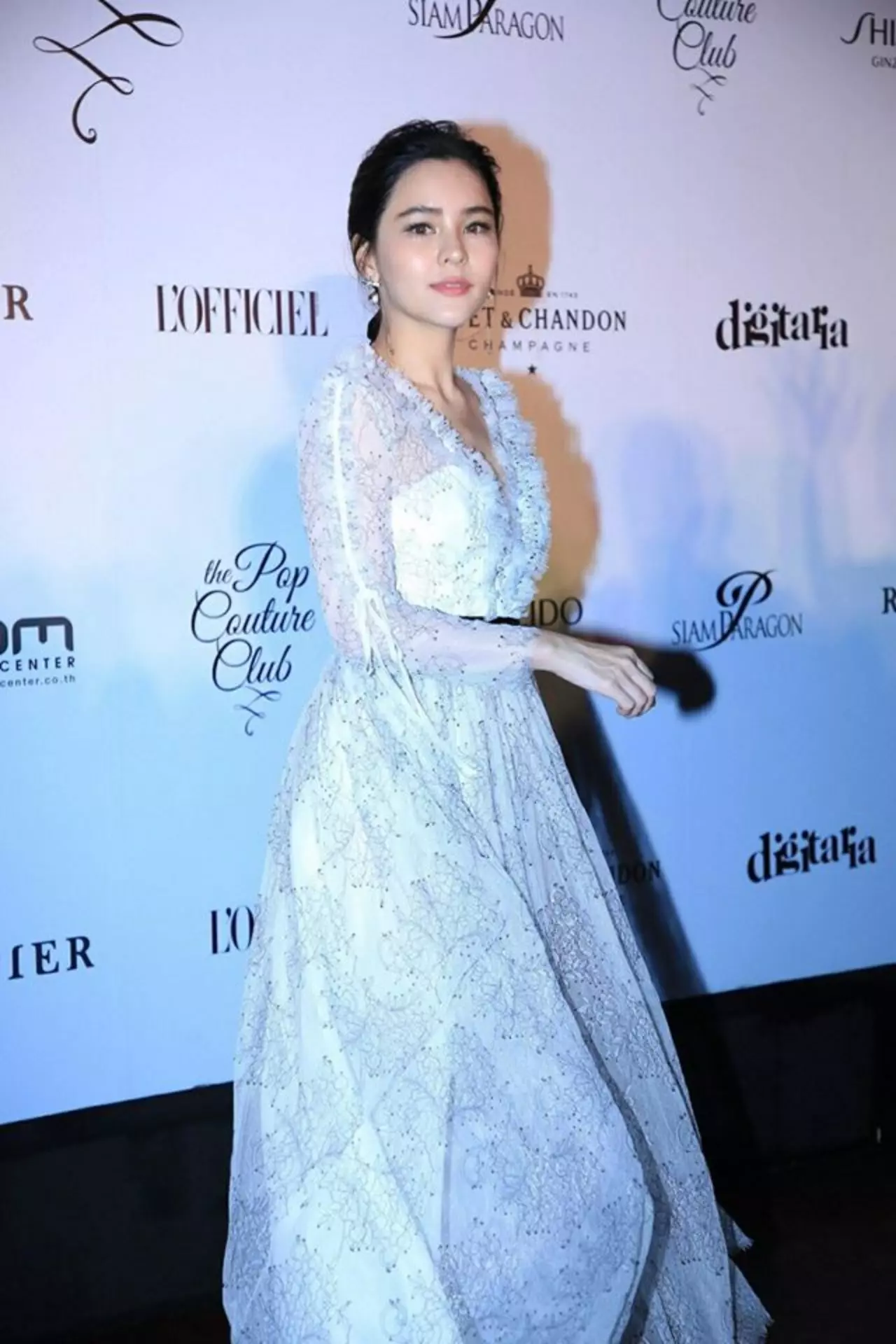 ส่องแฟชั่น 'ชุดออกงานสีขาว' สไตล์คนดัง ใส่แล้วปังสุดๆ