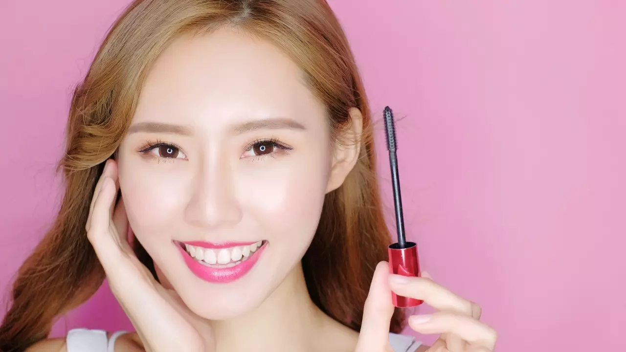 3 วิธีงัด 'หางตาตก' ทริกแต่งตาให้คมโต มีประกายชวนมอง!