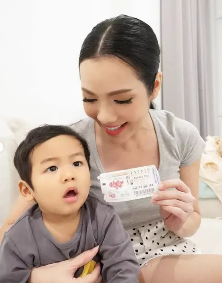 งวดหน้าต้องซื้อตาม อ๋อม ถูกลอตเตอรี่ติดๆ กันหลายงวดแล้ว