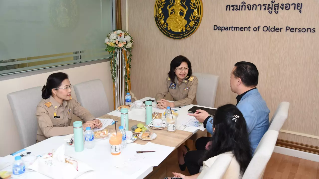 กรมกิจการผู้สูงอายุผุดไอเดียเจ๋ง 'ธนาคารเวลา' สะสมความดีเบิกใช้ได้