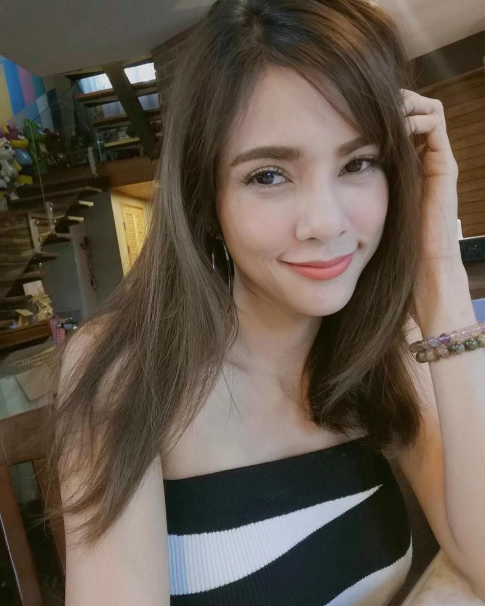 อุ้ม ลักขณา
