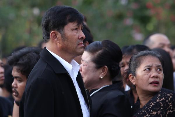คุณพ่อจุ๋ม นุสรา น้ำตาคลอลาจากลูกสาวตลอดกาล