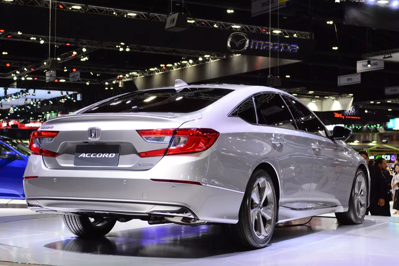 อย่างหล่อ! HONDA CIVIC รุ่นปรับโฉม 2019 ราคามาแล้ว