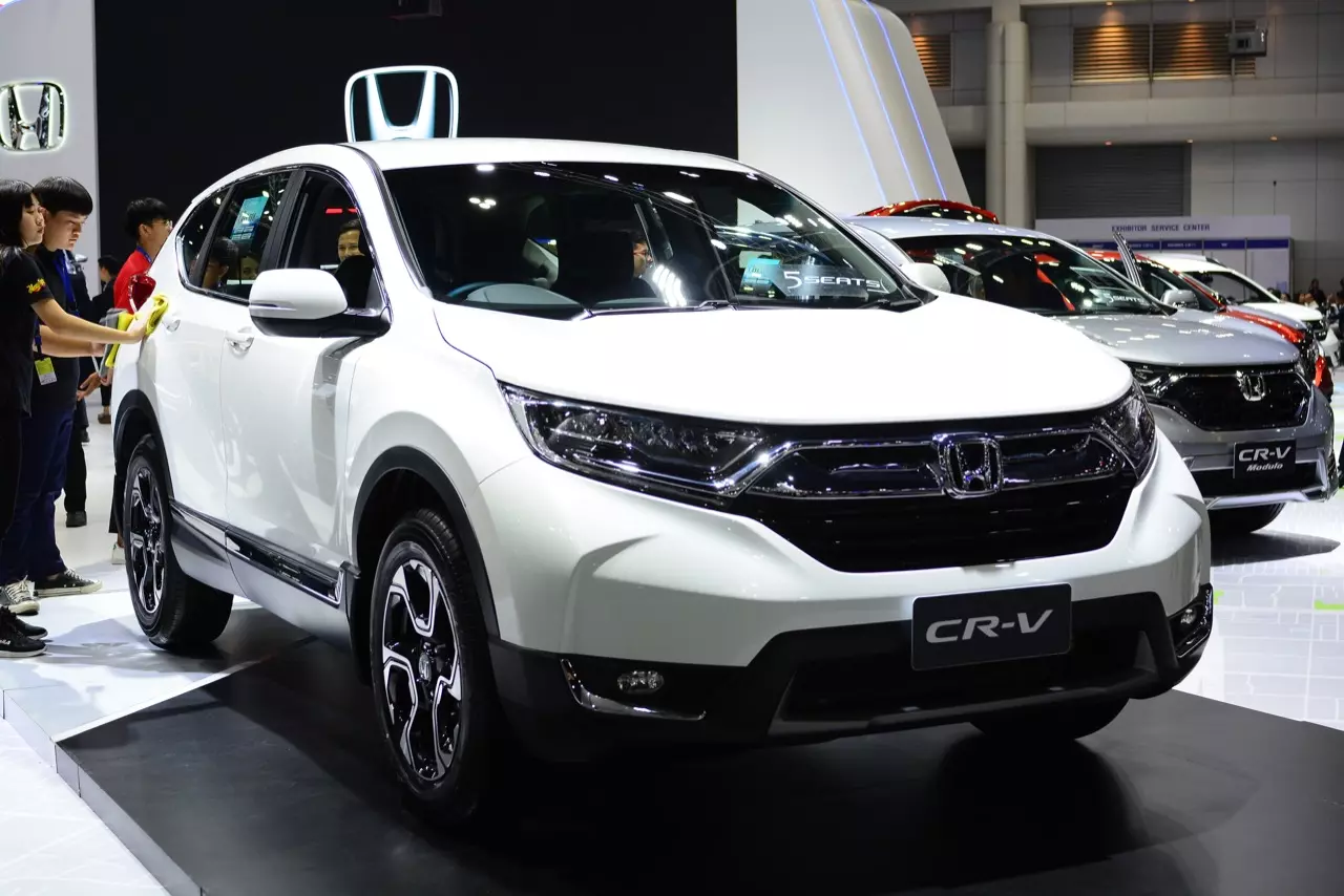 อย่างหล่อ! HONDA CIVIC รุ่นปรับโฉม 2019 ราคามาแล้ว