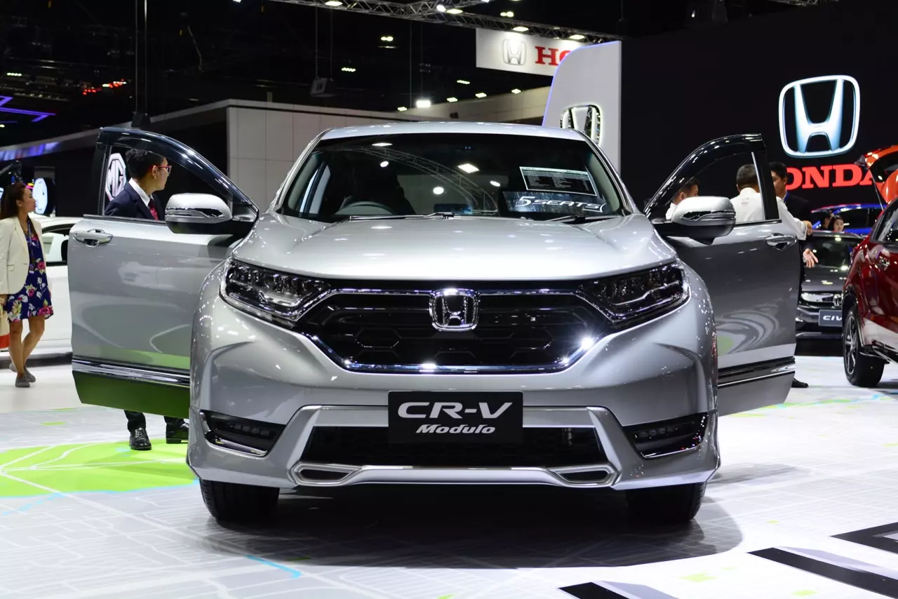 อย่างหล่อ! HONDA CIVIC รุ่นปรับโฉม 2019 ราคามาแล้ว