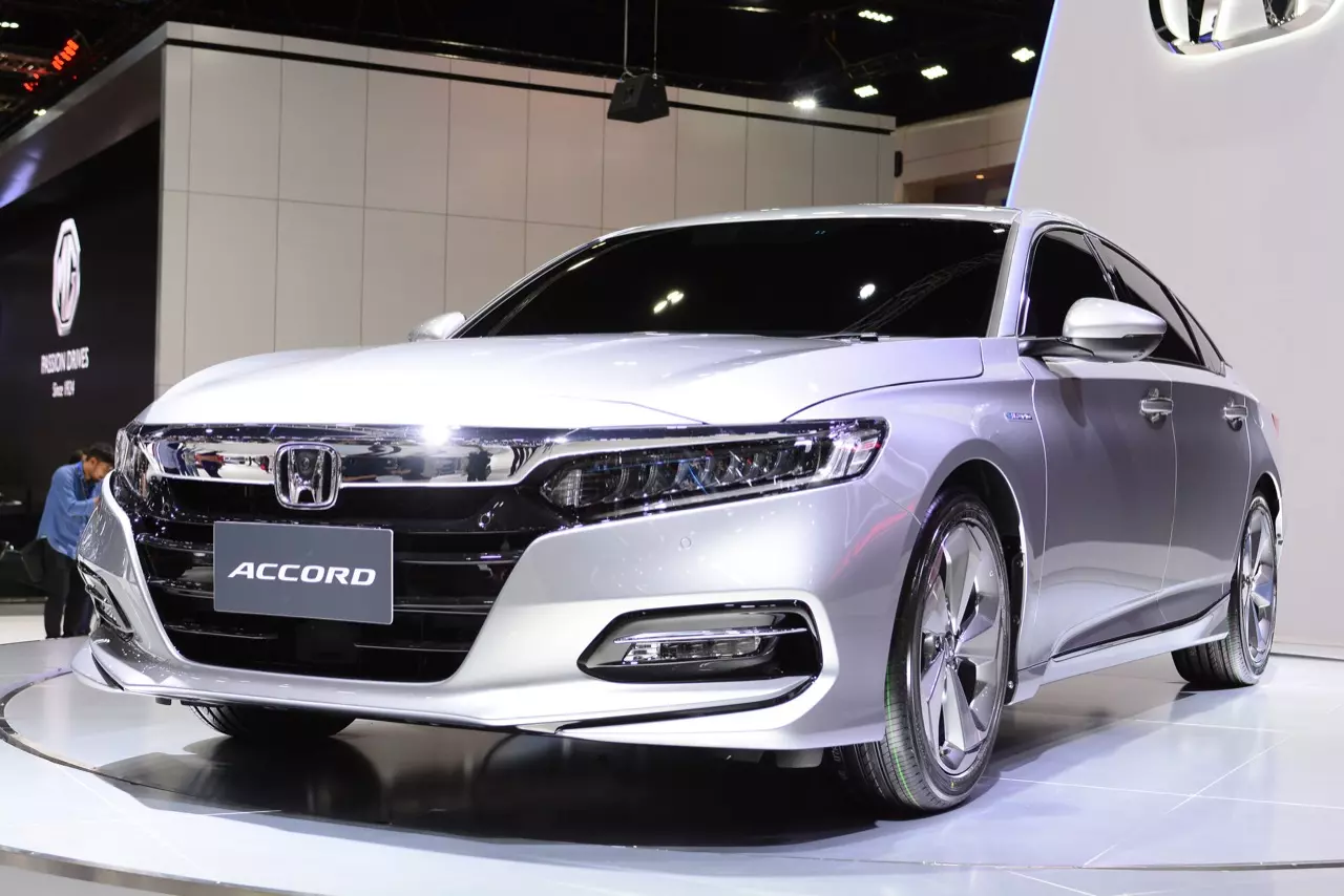 อย่างหล่อ! HONDA CIVIC รุ่นปรับโฉม 2019 ราคามาแล้ว