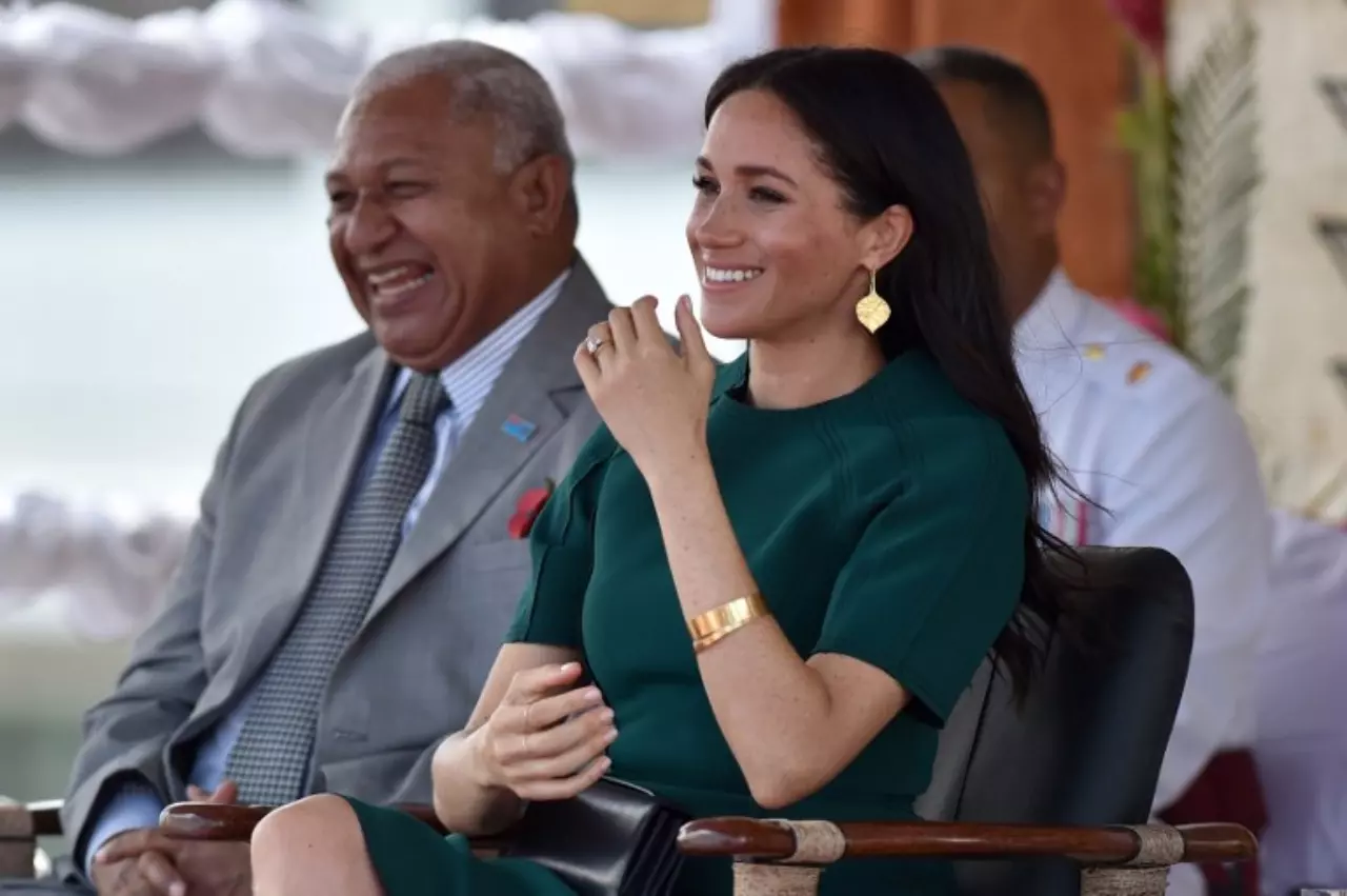 แฟชั่น "ชุดคลุมท้อง" ดัสเชส "เมแกน" แห่งซัสเซกส์ สวย สง่า น่าจับตามอง
