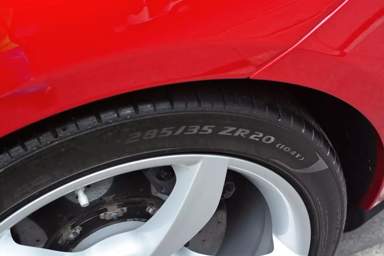 ลองของหรู รีวิวซุปเปอร์คาร์เปิดประทุน Ferrari Portofino