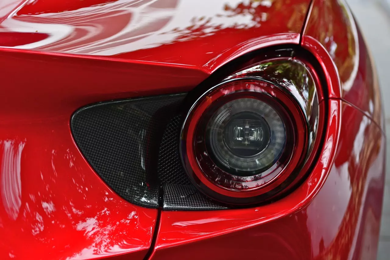 ลองของหรู รีวิวซุปเปอร์คาร์เปิดประทุน Ferrari Portofino