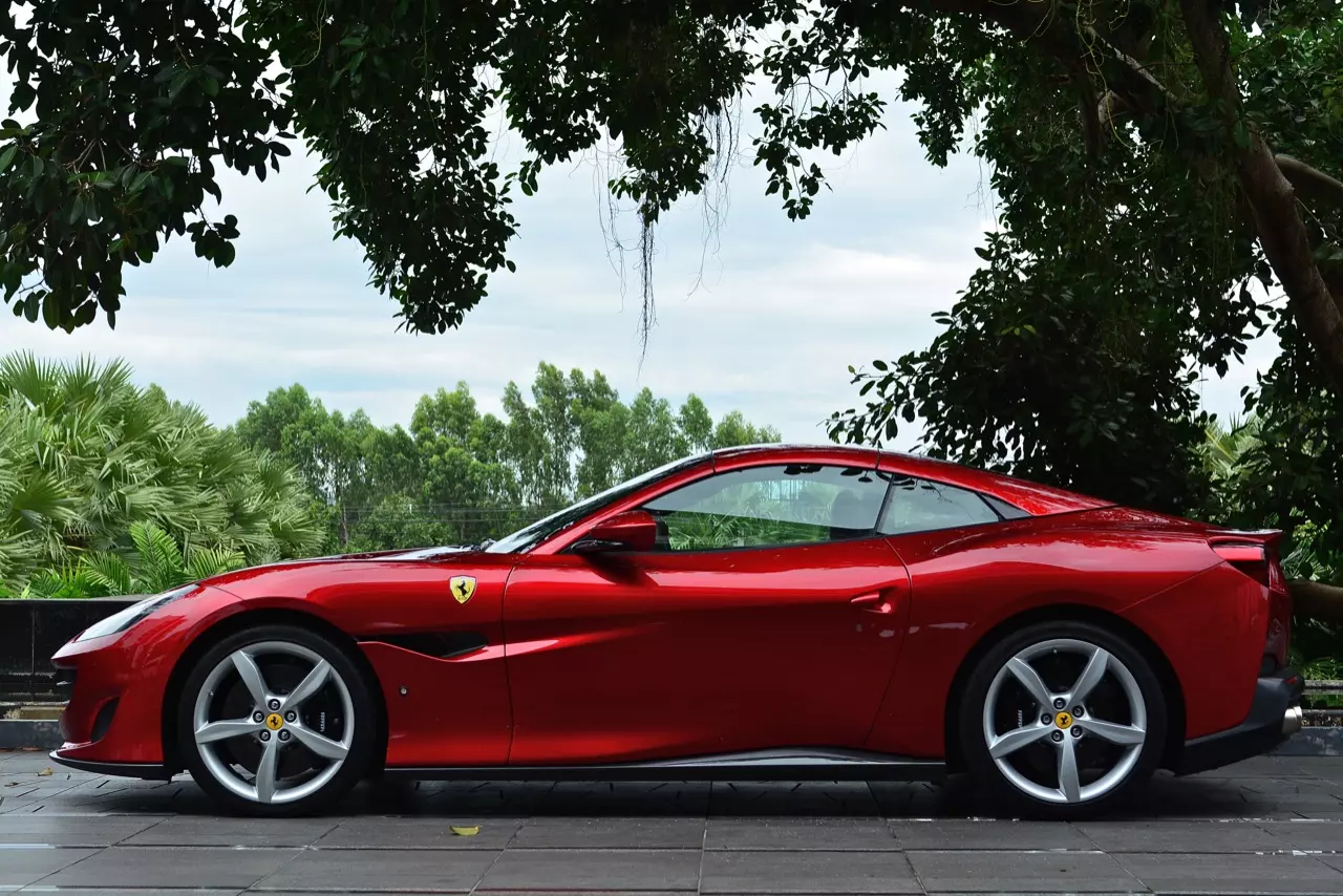 ลองของหรู รีวิวซุปเปอร์คาร์เปิดประทุน Ferrari Portofino