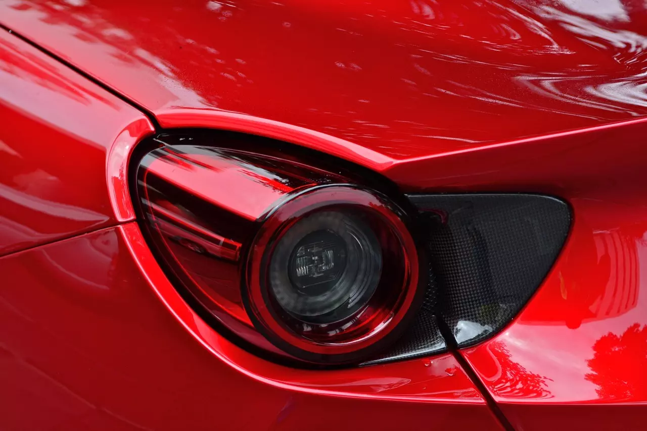 ลองของหรู รีวิวซุปเปอร์คาร์เปิดประทุน Ferrari Portofino