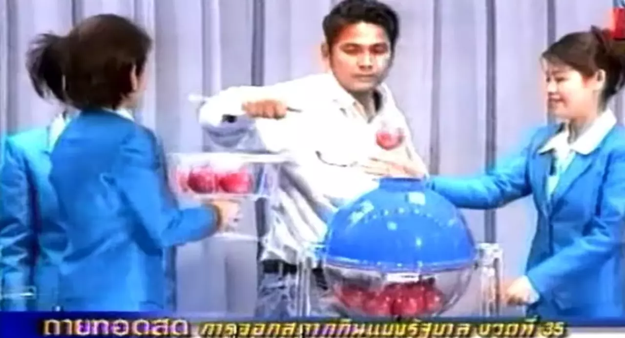 ย้อนตำนาน "หวยล็อก" 311 ก้มมอง ล้วงบอล ใส่เลนส์ตา รวยเละทั้งเมือง!