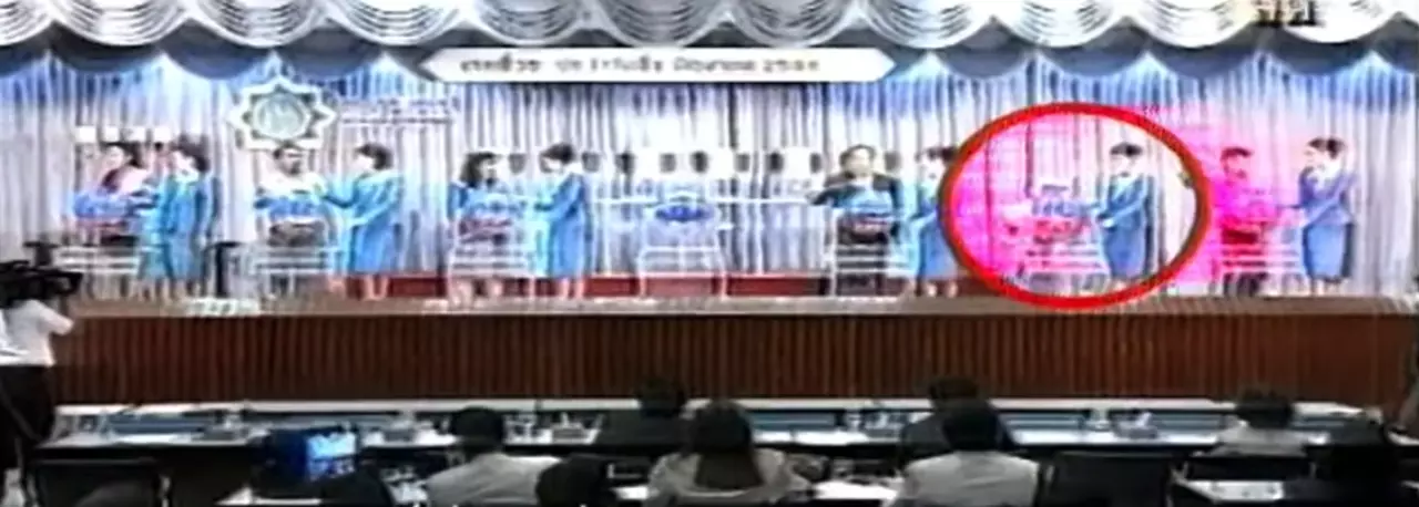 ย้อนตำนาน "หวยล็อก" 311 ก้มมอง ล้วงบอล ใส่เลนส์ตา รวยเละทั้งเมือง!