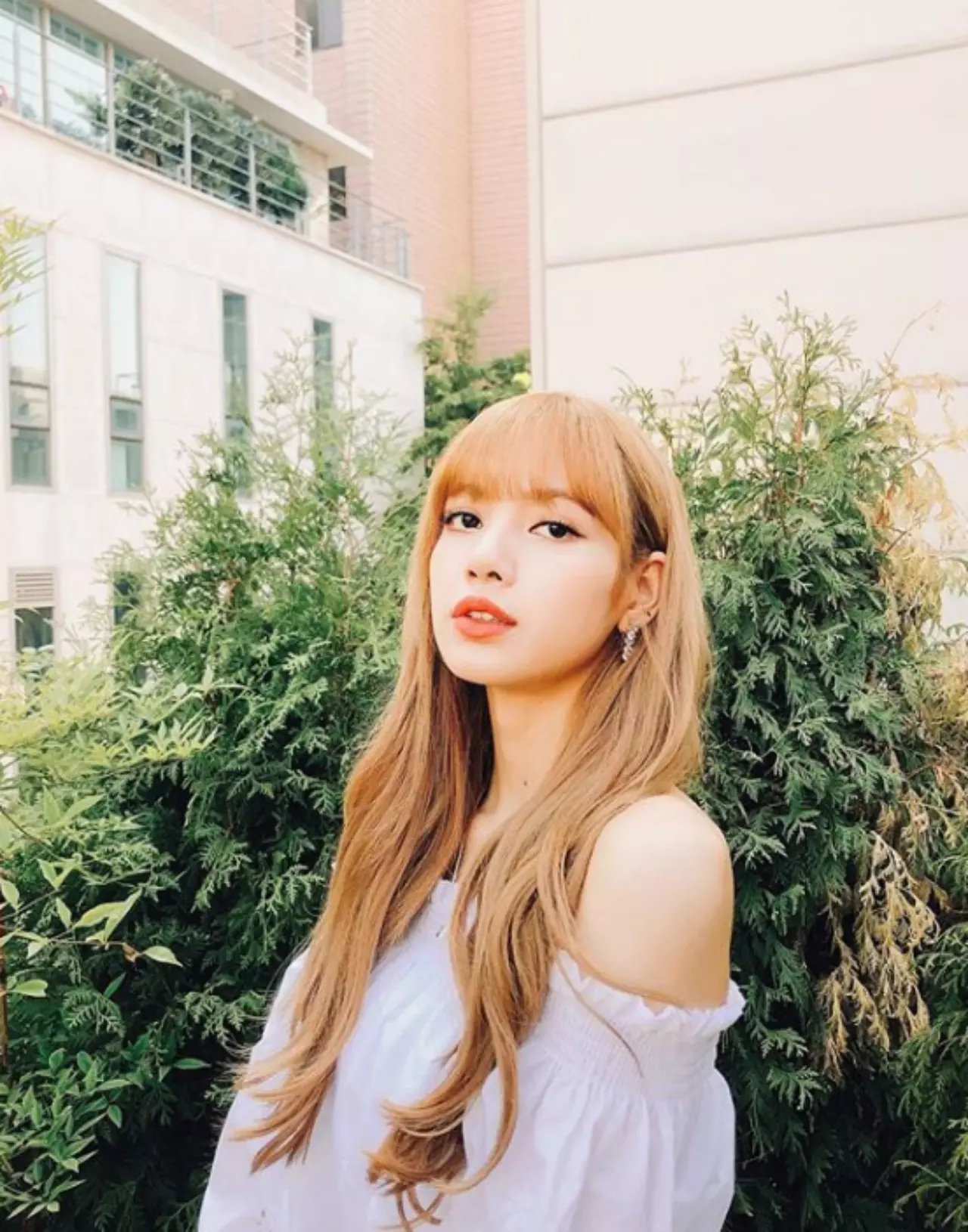 ส่องวิธี "แต่งหน้า" แบบ "ลิซ่า Blackpink" สวยปังสไตล์เกาหลี