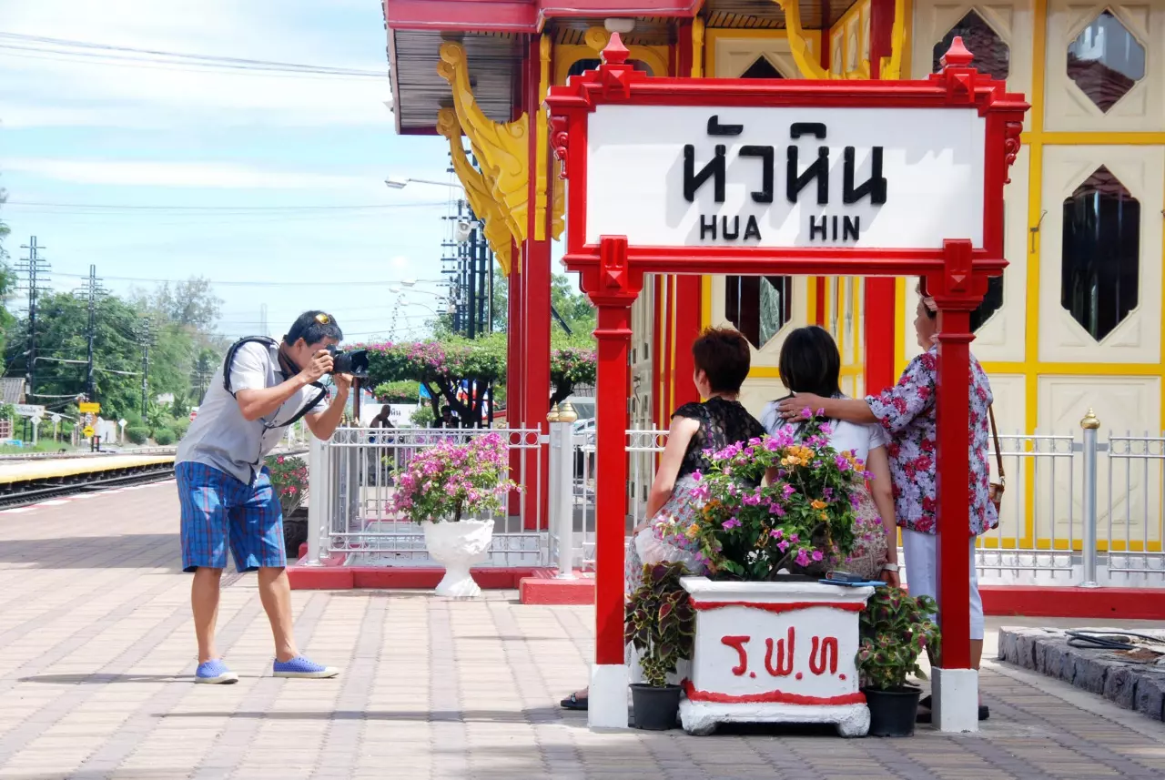 สุดยอด "สถานีรถไฟหัวหิน" ติด 1 ใน 10 แหล่งท่องเที่ยวอันซีนของคนจีน