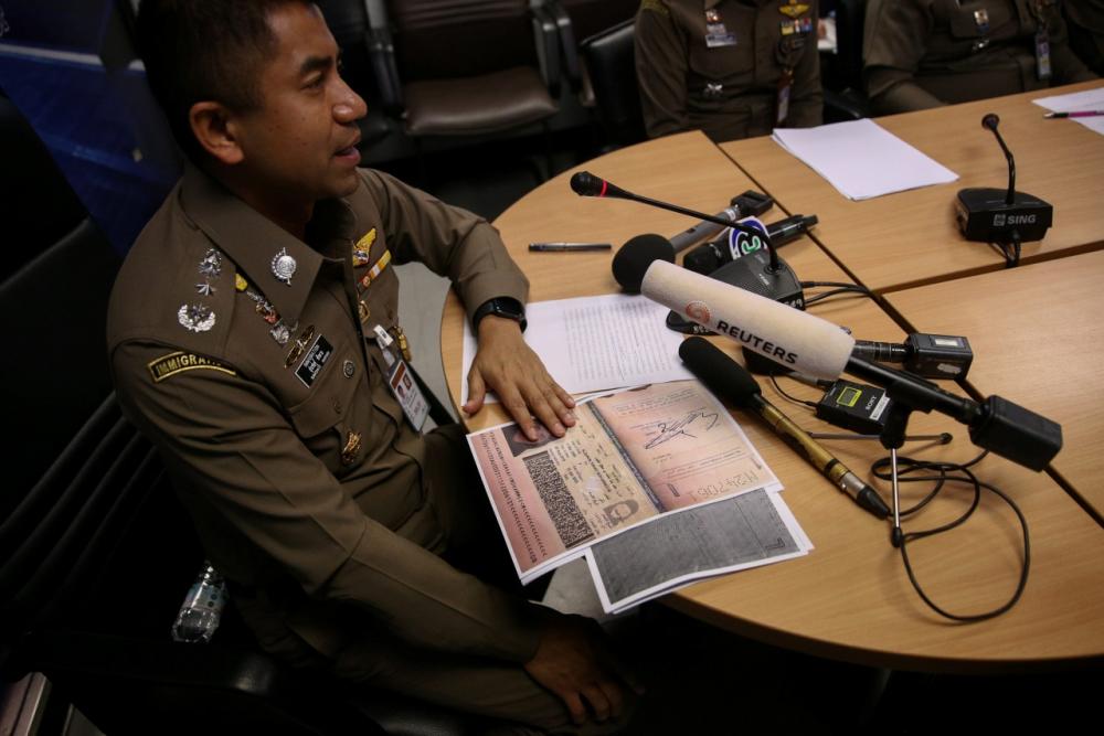 พล.ต.ท. สุรเชษฐ์ หักพาล ผู้บัญชาการสำนักงานตรวจคนเข้าเมือง