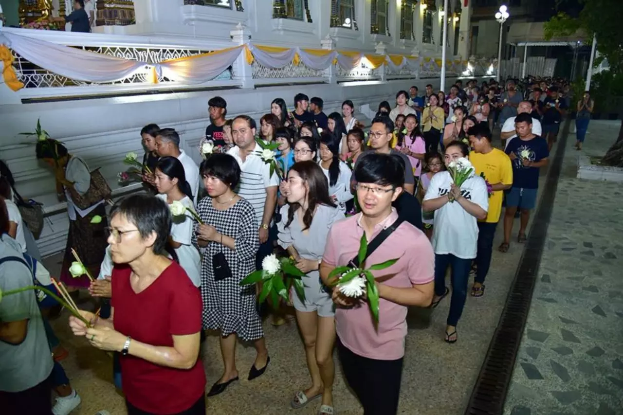 รวมวัดใกล้ BTS-MRT ทำบุญ ไหว้พระ เวียนเทียน แถมเดินทางสะดวก!