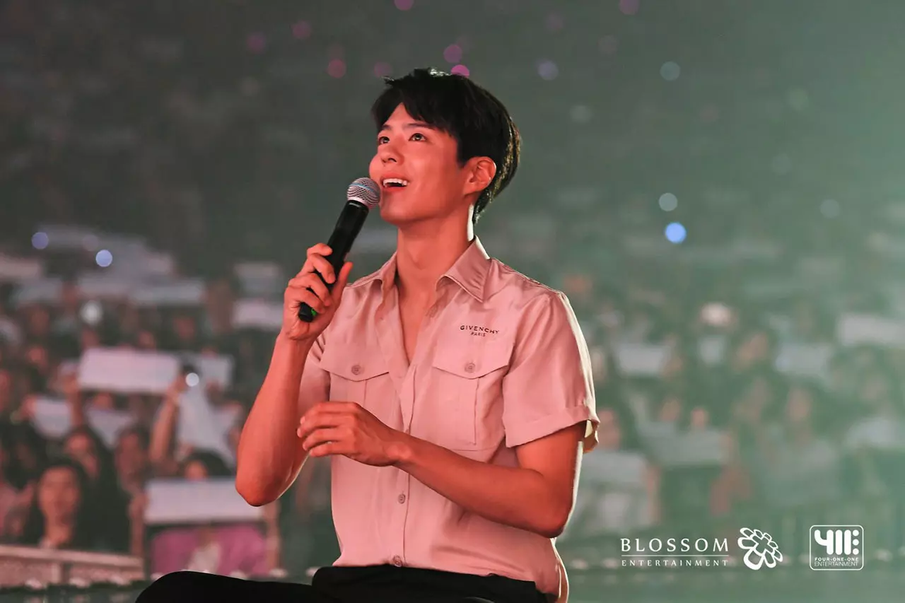 "พัคโบกอม" หล่อละมุนชวนเคลิ้ม สุดตั้งใจ จัดหนักร้องเต้นแฟนมีตติ้งเนรมิตวันดีๆ