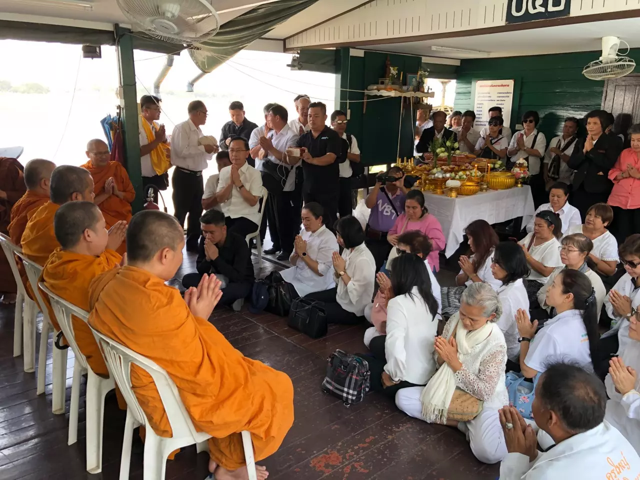 หมดไม่เหลือ ลอยเถ้าถ่านนกหัสดีลิงค์ฯ น้ำโขงหนองคาย ตามคำสั่งหลวงพ่อคูณ