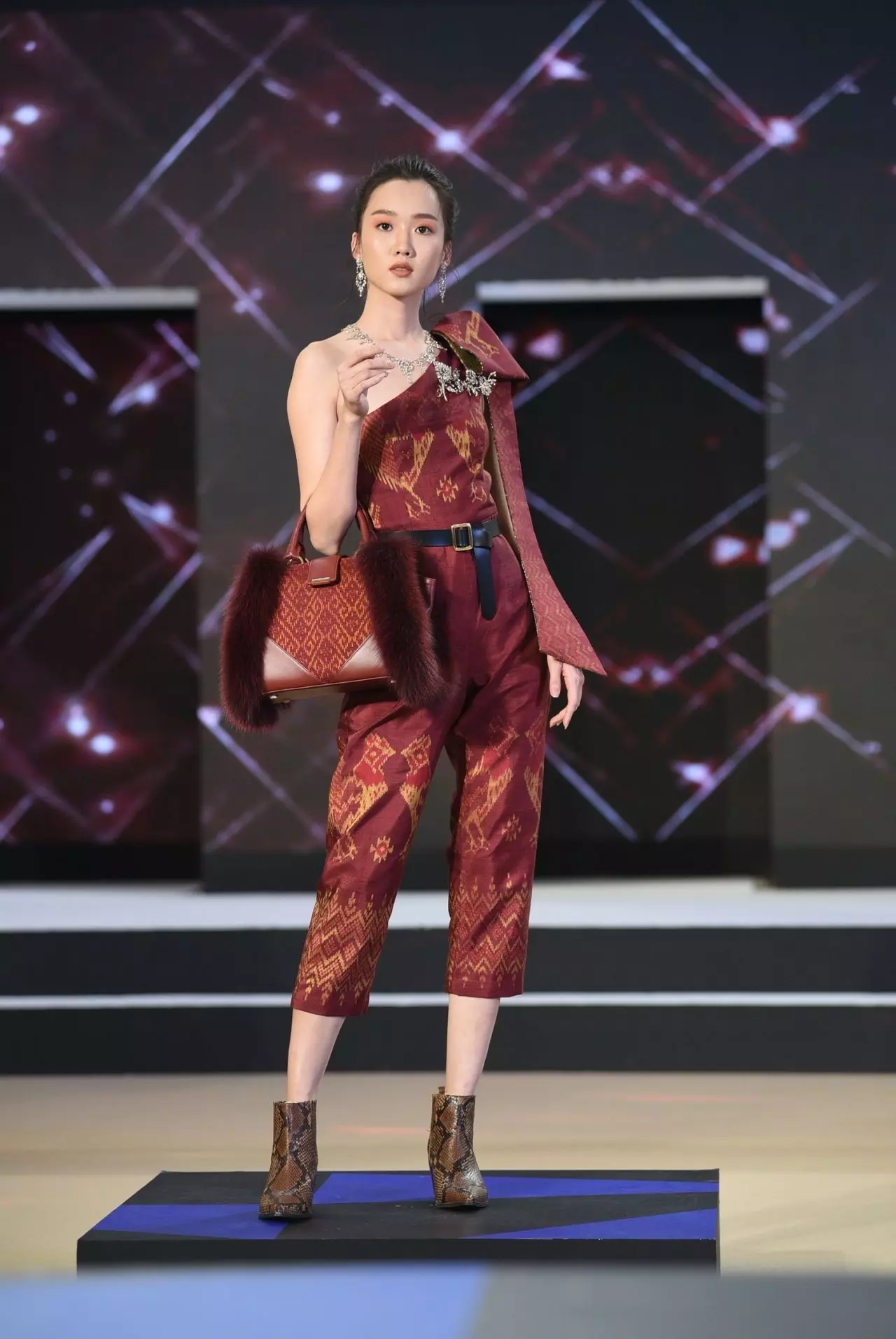 สวยไม่แพ้แบรนด์โลก กับ "แฟชั่น" แบรนด์ไทย อลังการระดับพรีเมียม