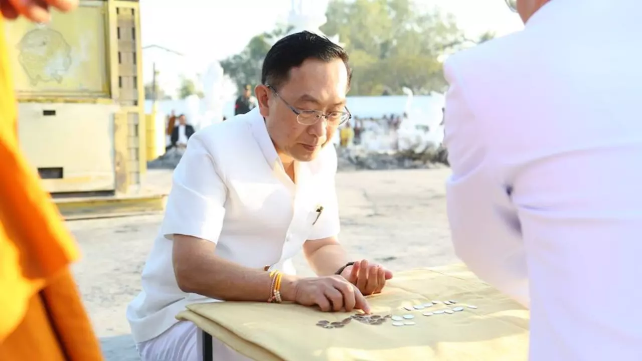 15 คน เก็บเถ้าอัฐิหลวงพ่อคูณไปลอยอังคารน้ำโขง มวลกระดูกสมบูรณ์สุด