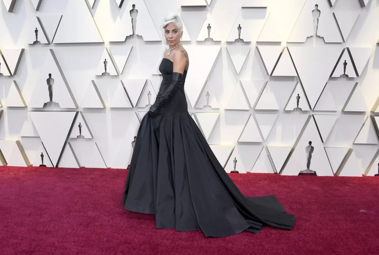 ใครคือผู้เนรมิต "Lady Gaga" สุดเฉิดฉายสร้อยเพชรเกือบพันล้าน "Oscar 2019"