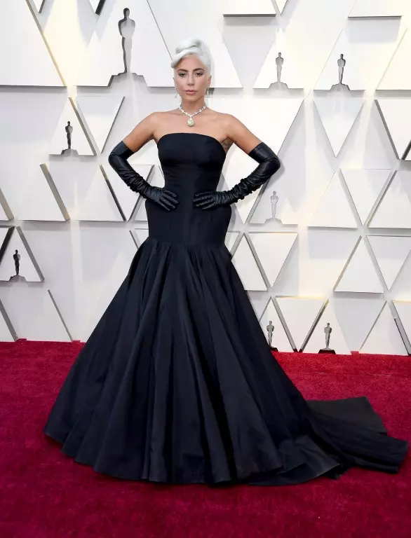 ใครคือผู้เนรมิต "Lady Gaga" สุดเฉิดฉายสร้อยเพชรเกือบพันล้าน "Oscar 2019"
