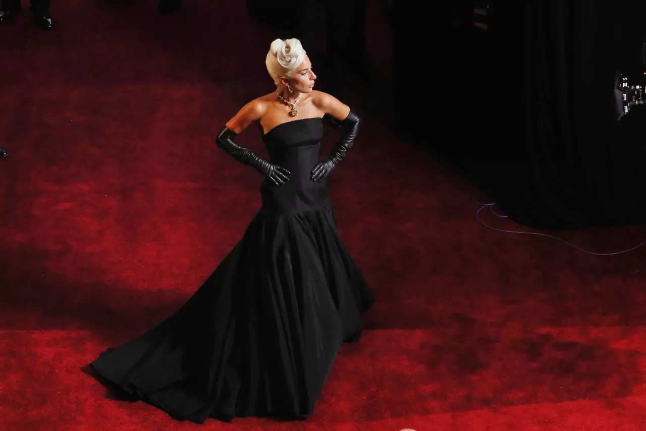ใครคือผู้เนรมิต "Lady Gaga" สุดเฉิดฉายสร้อยเพชรเกือบพันล้าน "Oscar 2019"