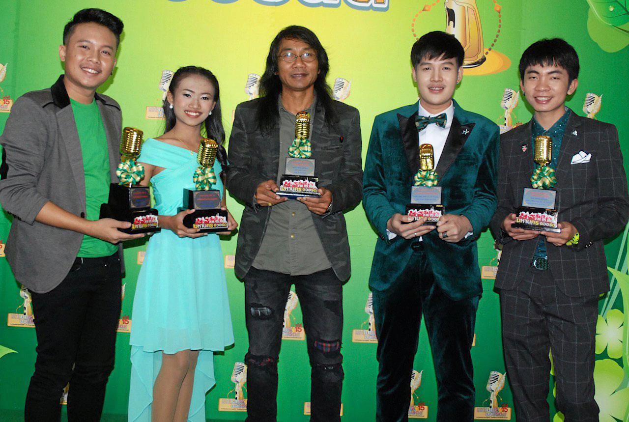 เหล่านักร้องลูกทุ่งที่ได้รับรางวัล