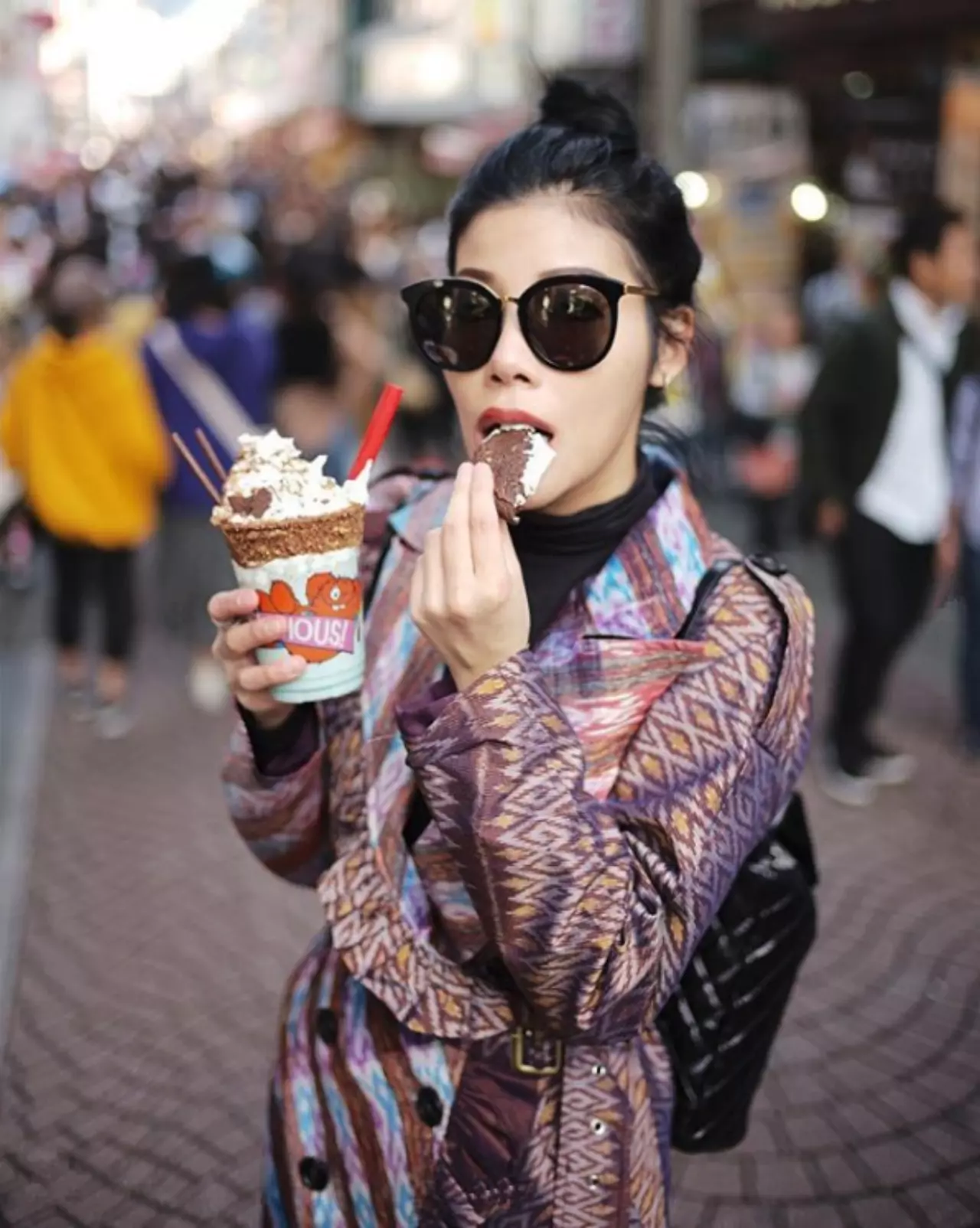 ส่อง "แฟชั่น" 3 สาวคนดังใส่ "ผ้าไทย" โด่งดังไกลถึงต่างแดน!