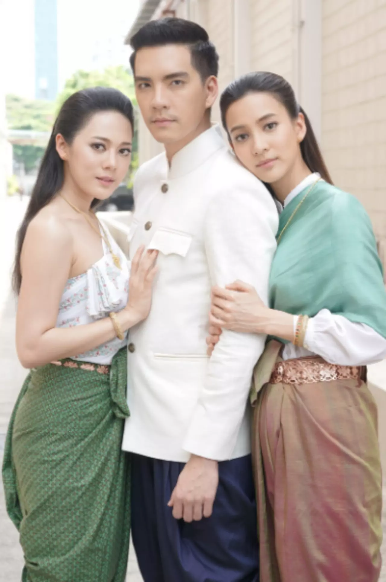 "แฟชั่น" สไบย้อนยุค ประชันชุดสวยด้วยเสื้อผ้ายุครัตนโกสินทร์