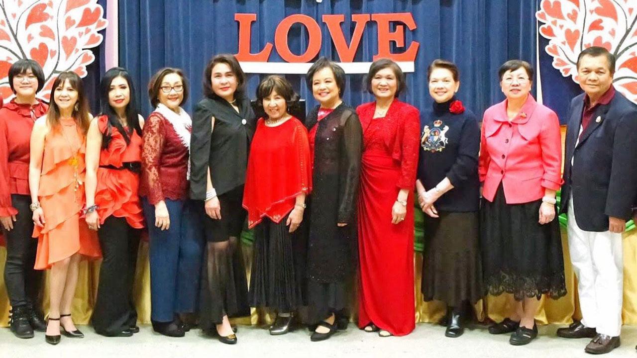 งานการกุศล แทมมี่-ณัฐธิรา ทองมอญ รวมเพื่อนสนิทจัดงาน “วันกุศลแห่งความรัก” ฉลองวันวาเลนไทน์ เพื่อหารายได้ซ่อมบำรุงที่จอดรถให้กับวัดธัมมาราม นครชิคาโก สหรัฐฯ มีผู้ไปร่วมงานกันคึกคัก เมื่อวันก่อน.