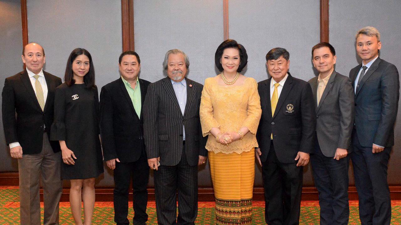 ประชุม คุณหญิงปัทมา ลีสวัสดิ์ตระกูล เป็นประธานการประชุมคณะ กก.วงดุริยางค์ฟีลฮาร์โมนิกเพื่อหารือนำเสนอเรื่องการแสดงคอนเสิร์ตฤดูกาลที่ 15 โดยมี ศ.นพ.พรชัย มาตังคสมบัติ, ศ.นพ.บรรจง มไหสวริยะ และ ดร.ณรงค์ ปรางค์เจริญ มาร่วมประชุมด้วย ที่รร.อโนมาแกรนด์ วันก่อน.