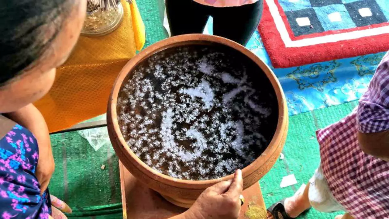 พรุ่งนี้หวยออก แห่ส่องอ่างน้ำมนต์ "พ่อขุนช้างมหาเศรษฐี" เลขโผล่เพียบ