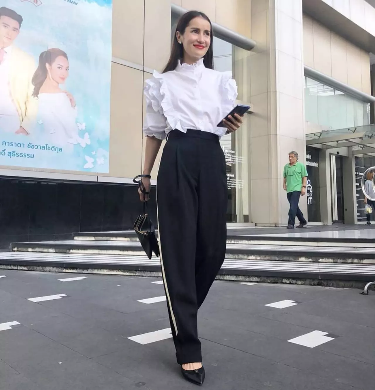 ไอเดียแต่ง "ชุดขาว" ไปวัด สวยสง่าสไตล์ "ผู้หญิง" ท็อประดับประเทศ!