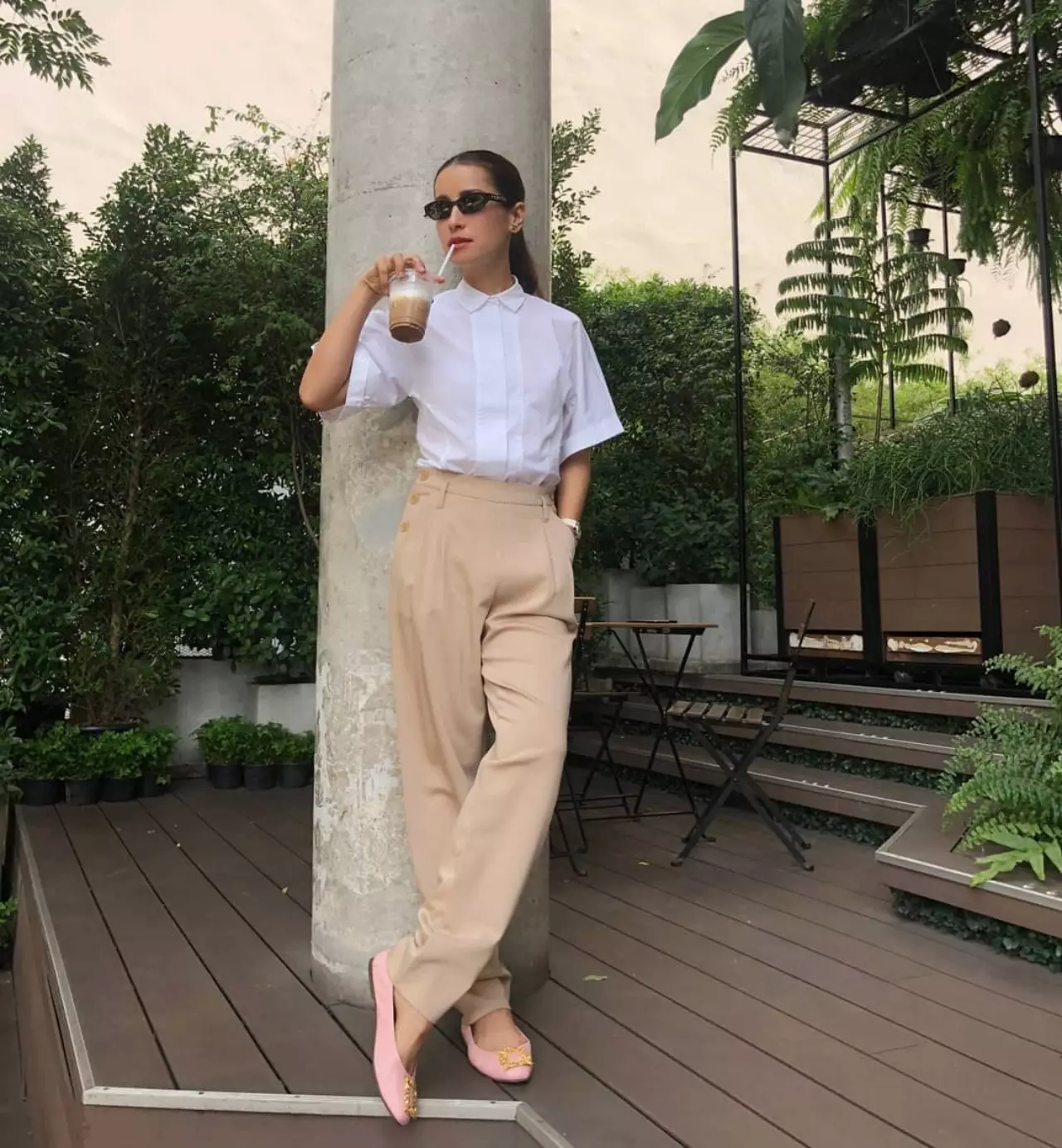 ไอเดียแต่ง "ชุดขาว" ไปวัด สวยสง่าสไตล์ "ผู้หญิง" ท็อประดับประเทศ!