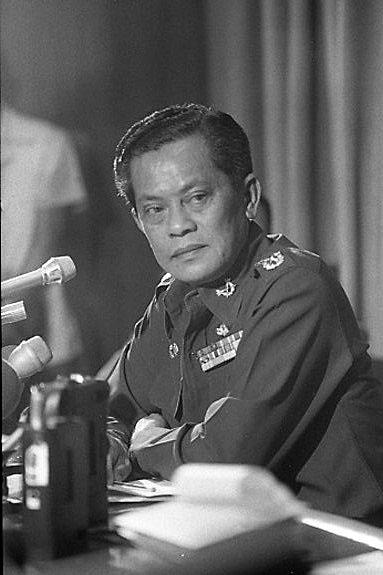 เกรียงศักดิ์ ชมะนันทน์