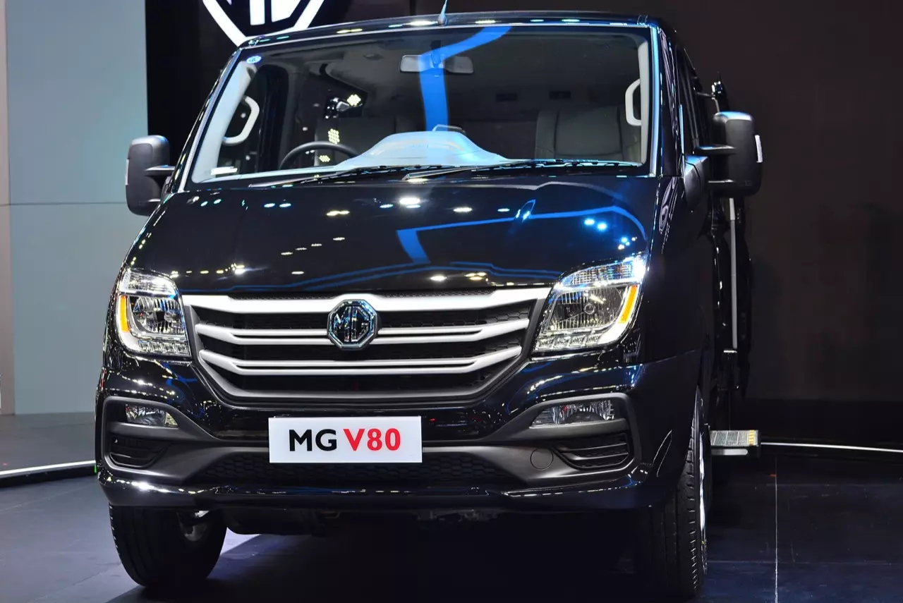 ขายให้เด็กมันดู! MG V80 รถตู้ไซส์ยักษ์ รุ่นและราคามาแล้ว