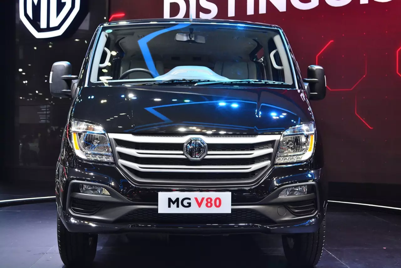 ขายให้เด็กมันดู! MG V80 รถตู้ไซส์ยักษ์ รุ่นและราคามาแล้ว